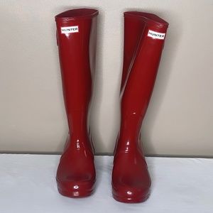 Hunter womens rain boot in red